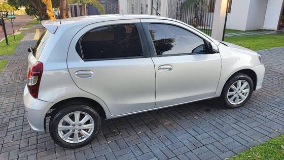 TOYOTA ETIOS 1.5 X PLUS 16V FLEX 4P AUTOMÁTICO TOYOTA ETIOS 1.5 X PLUS 16V FLEX 4P AUTOMÁTICO